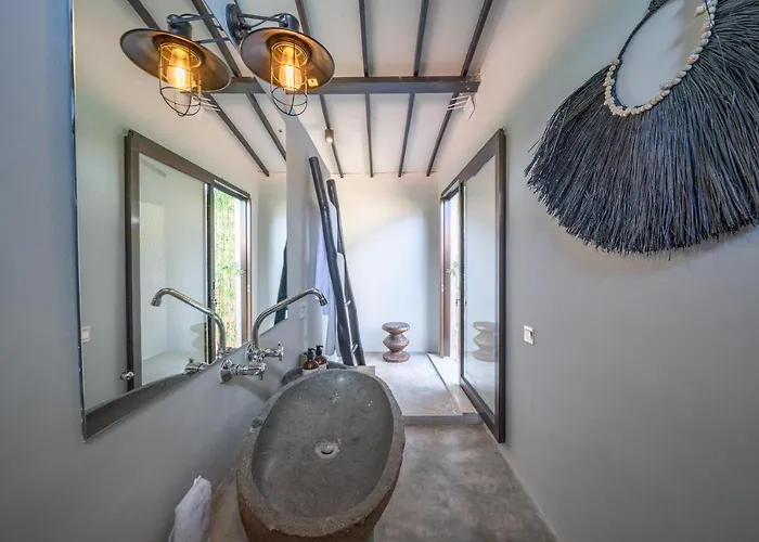 Wiraja 2 - Classy 4 Bdr In The Heart For Canggu (Bali)